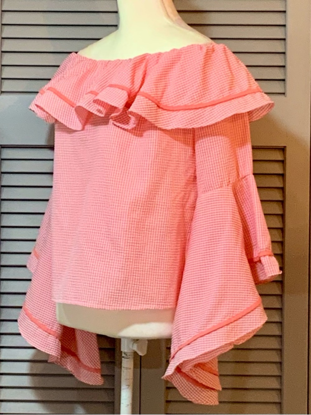 Liquid by Sioni Coral/Pink Off-Shoulder Ruffle Bell-Sleeve Top - Picture 2 of 7